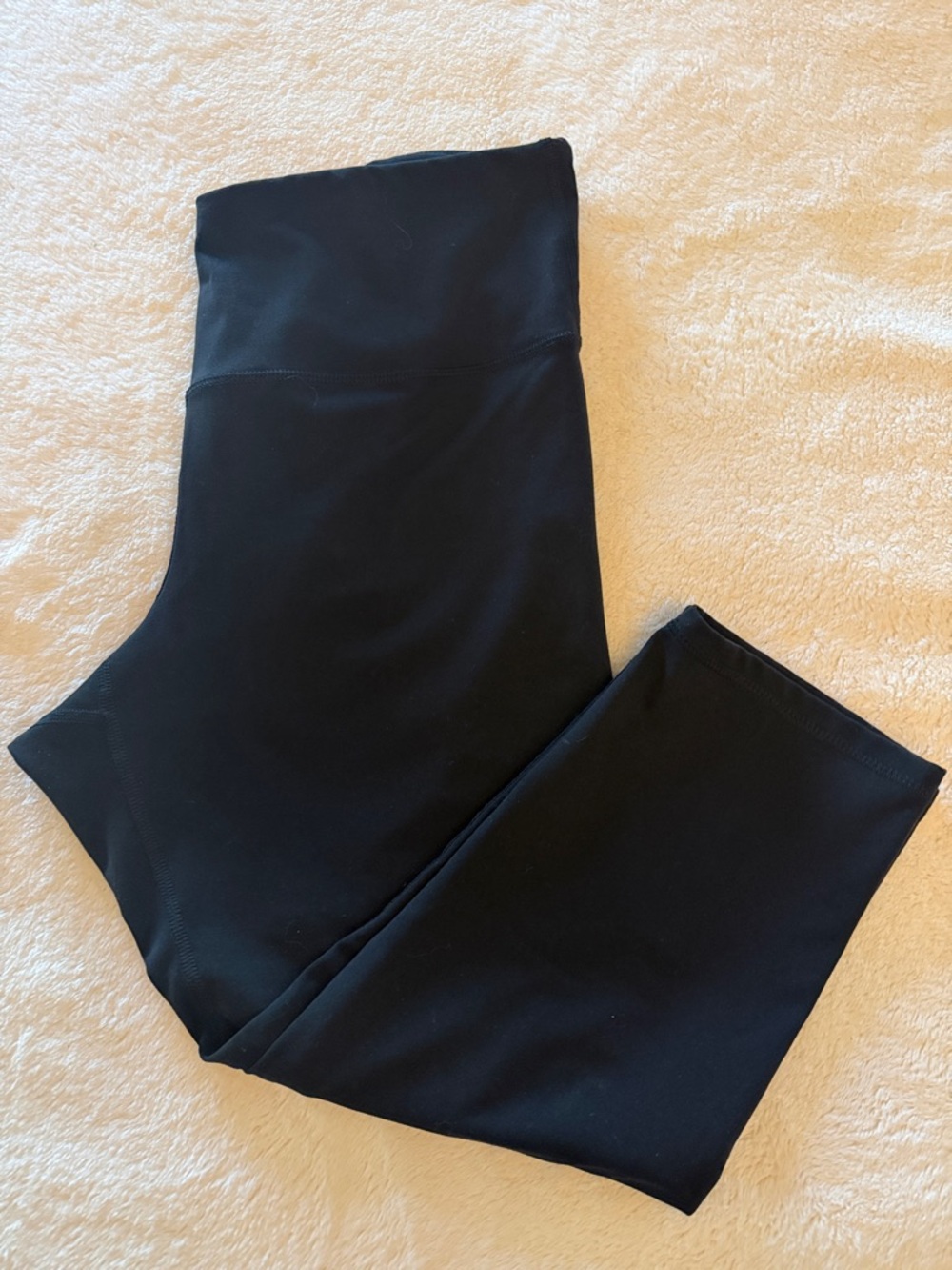Old Navy Go-Dry Black High-Waist Cropped Leggings